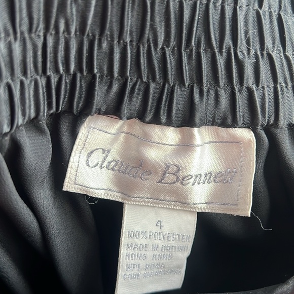 Claude Bennett Satin Silky
Casual Dress... - Picture 5 of 5
